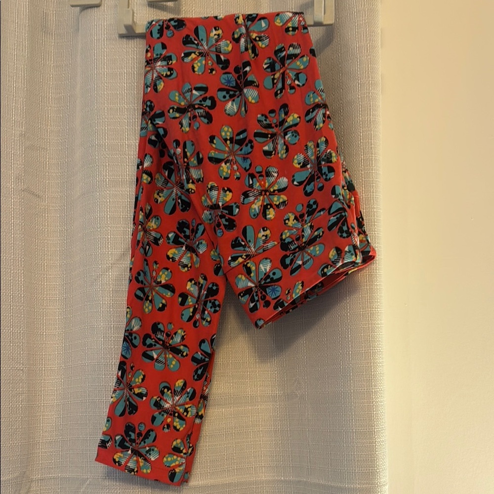 Floral Patterned Red Pants, LulaRoe, One Size Detergent used